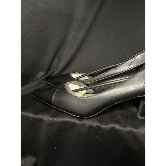 lot 2 pair Womens Black Closed Toe Heels size 9.5 - Picture 14 of 14